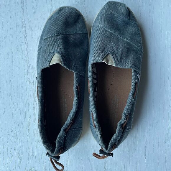 TOMS Gray Shoes Women’s Size 4 - Picture 1 of 3
